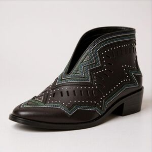 Ivy Kirzhner Santa Cruz Studded Festival Ankle Boot Black Leather 8M